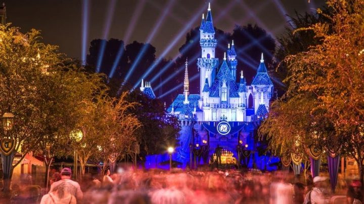 Disneyland sees massive line after dropping mask, social distancing rules