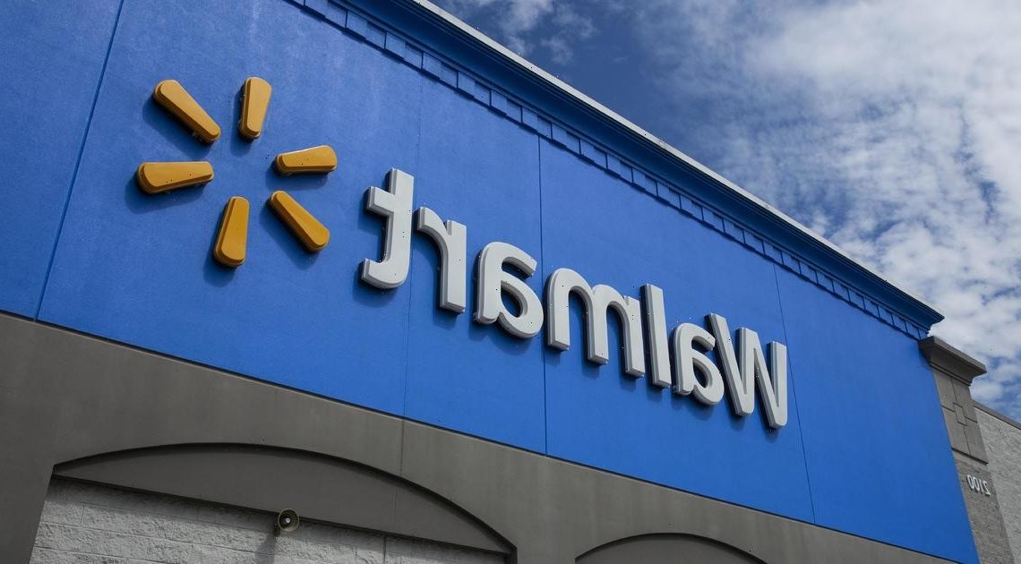Walmart will give 740,000 employees a free Samsung smartphone