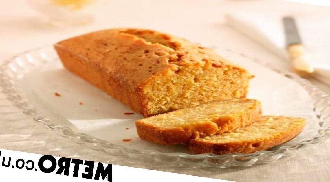 How to make a simple and delicious lemon drizzle cake in just five steps