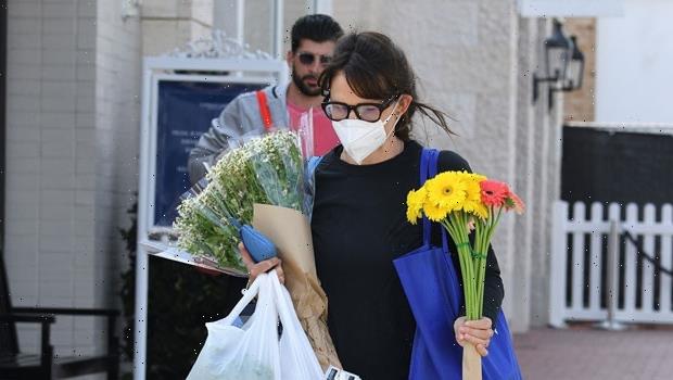 Jennifer Garner Goes Flower Shopping In L.A. As Ex Ben Affleck Grabs J.Lo’s Booty On St. Tropez Yacht — Photos
