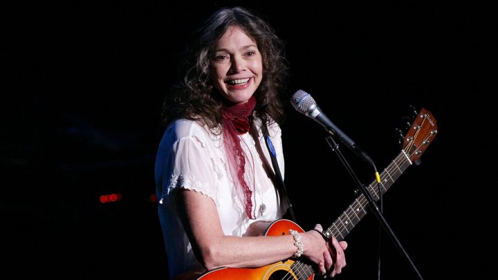 Nanci Griffith, Singer Who Mixed Folk and Country, Dies at 68