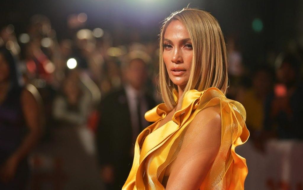 Jennifer Lopez Does a 'Platypus Walk' to Tone Lower Body
