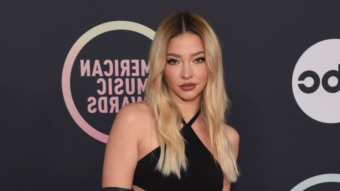 Madelyn Cline Channelled Kendall Jenner's Cut-Out Dress Moment at the AMAs