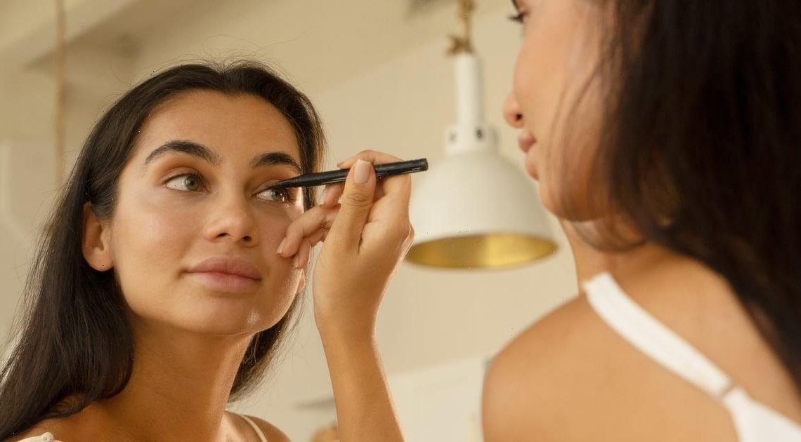 How to Create the Perfect Cat Eye In 5 Steps, With Tips From a Makeup Artist