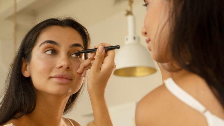 How to Create the Perfect Cat Eye In 5 Steps, With Tips From a Makeup Artist