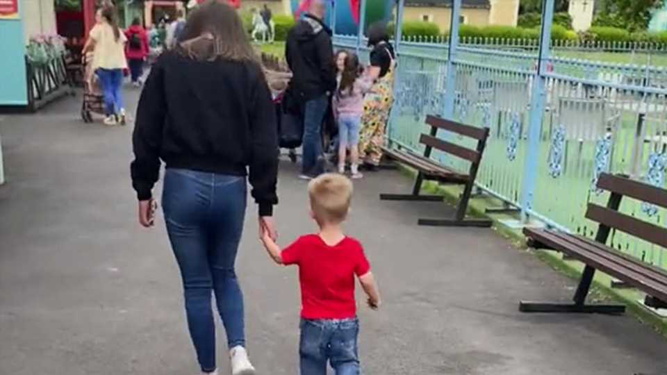 Mum-of-one praised for easy tip to make sure kids don’t get lost in busy places