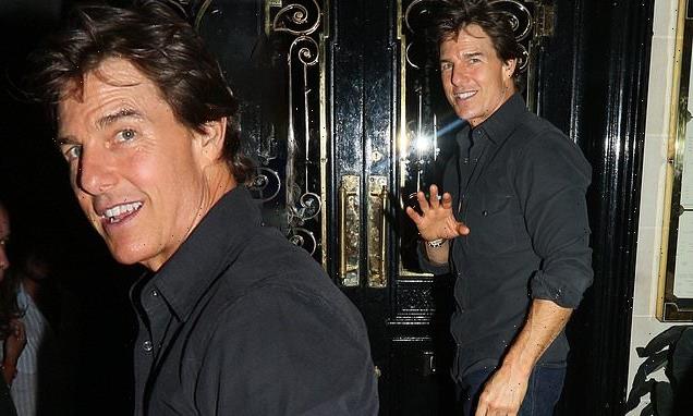 Tom Cruise steps out for a swanky dinner at Scott&apos;s