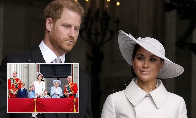 Meghan Markle and Harry &apos;trying to create alternative royal family&apos;