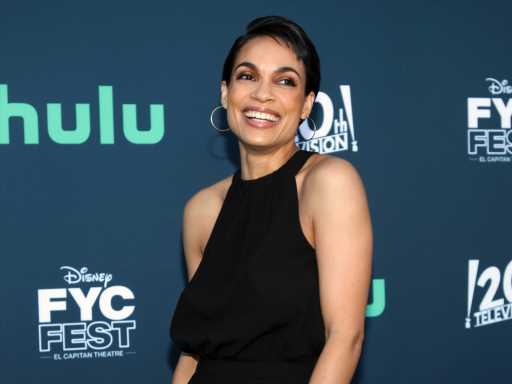 Rosario Dawson Confirmed She’s Moving On From Cory Booker With Her New Poet Boyfriend