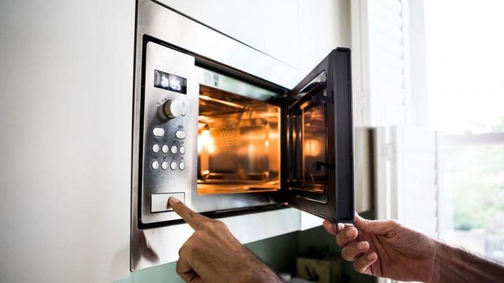 Foods you can cook in a microwave and save £286 on energy bills