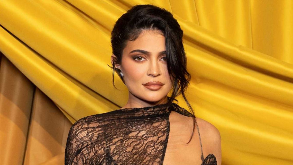 Kylie Jenner Gave a Very Rare Look at Her Natural Hair One Year Into Growing It Out