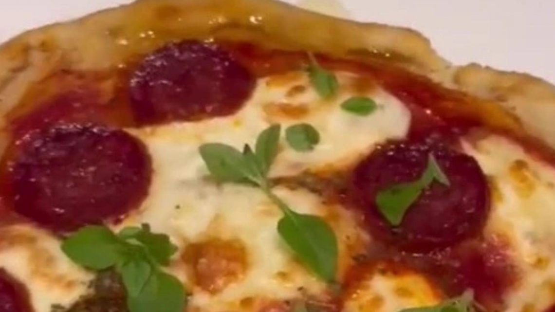 I'm a foodie – how to make my mouthwatering Air Fryer pizza & you only need a couple of ingredients | The Sun