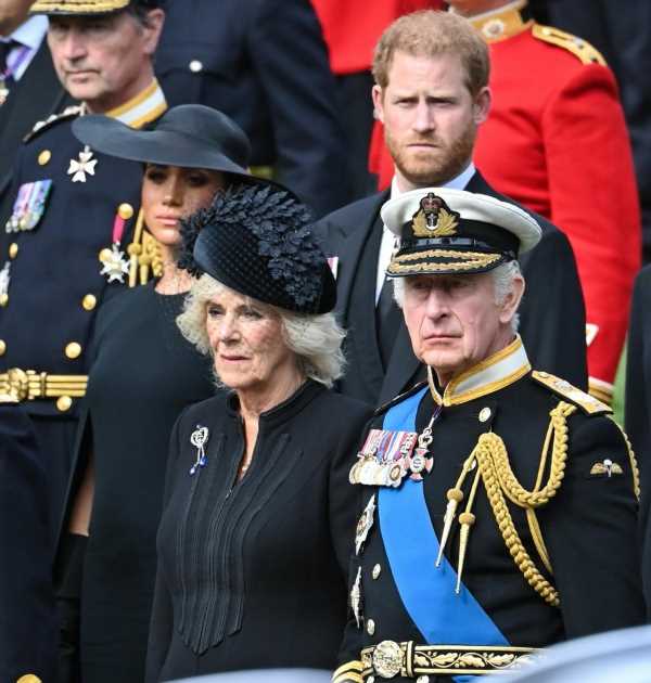 King Charles suddenly pretends he’s offering the Sussexes a palace apartment