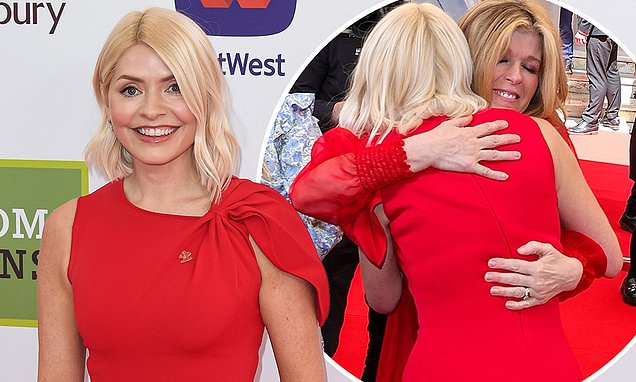 Holly Willoughby is all smiles at The Prince&apos;s Trust Awards