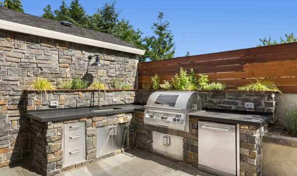 Five features to create a luxury outdoor kitchen space for alfresco dining