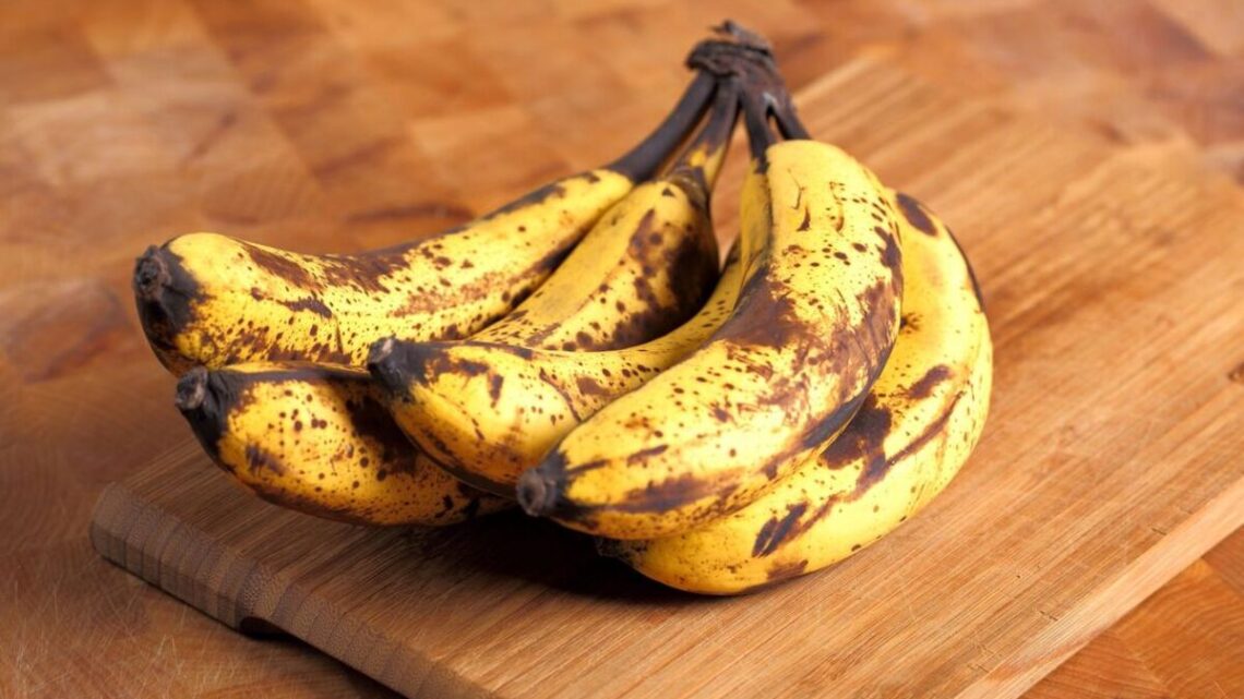 Keep bananas at their ‘perfect ripeness’ for 10 days with ‘key’ storage rule