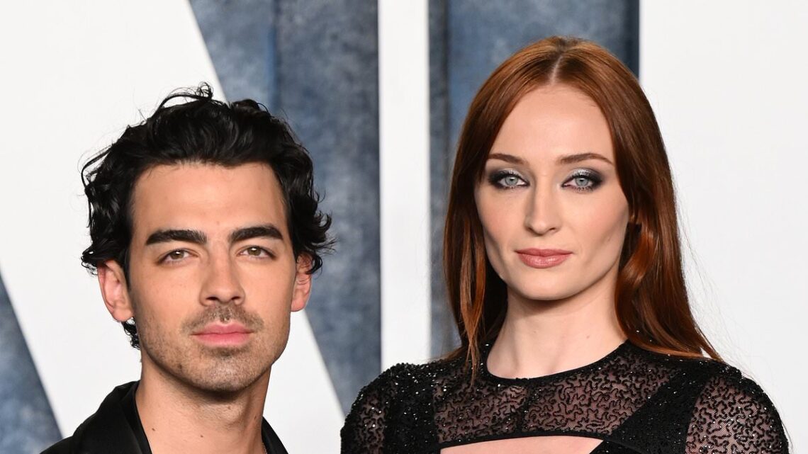 Joe Jonas without wedding ring as he&apos;s about to divorce Sophie Turner