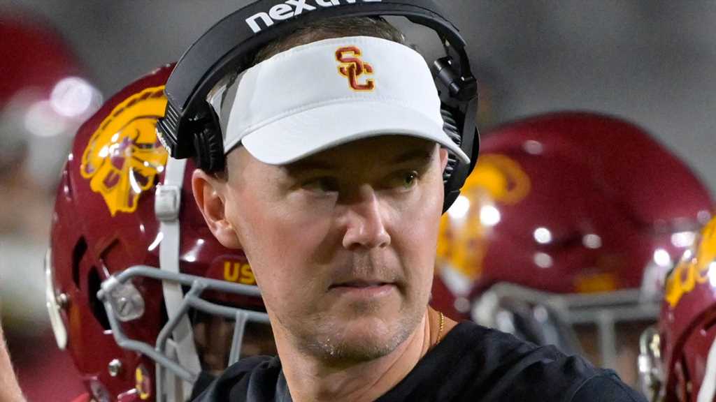 USC's Lincoln Riley Talks With Suspended Reporter, Lifts Controversial Ban