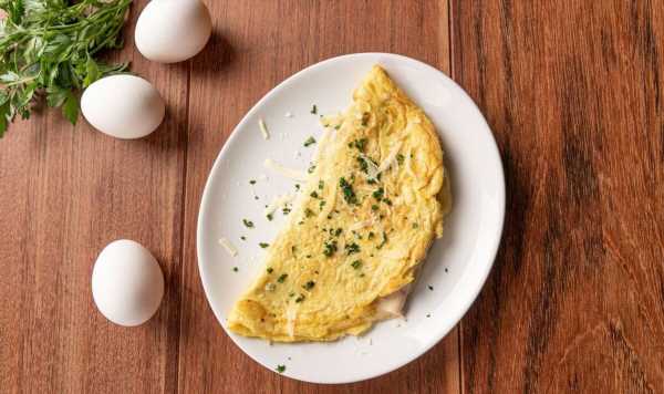 Easy and quick omelette recipe packed with flavour – takes less than 5 minutes