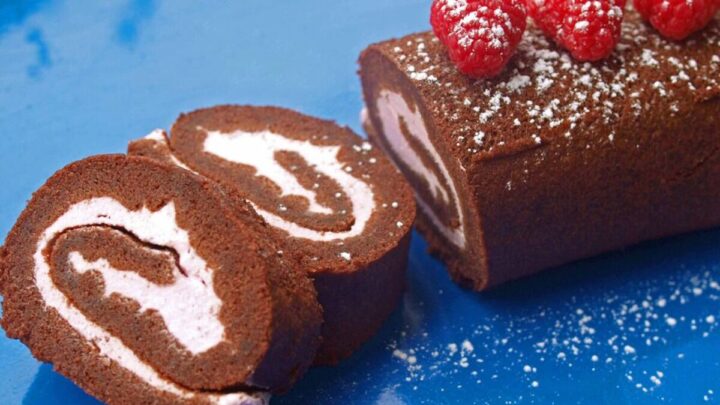 Mary Berry’s ‘totally irresistible’ chocolate mousse roll is only six ingredient