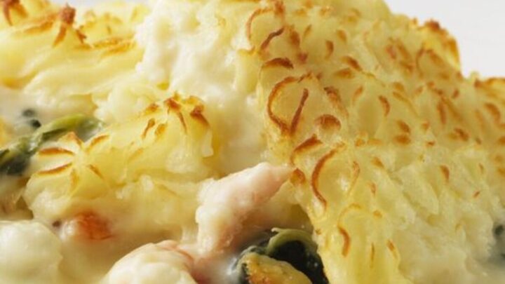 One-pan fish pie with a ‘golden and cheesy topping’ is prepped in 15 minutes